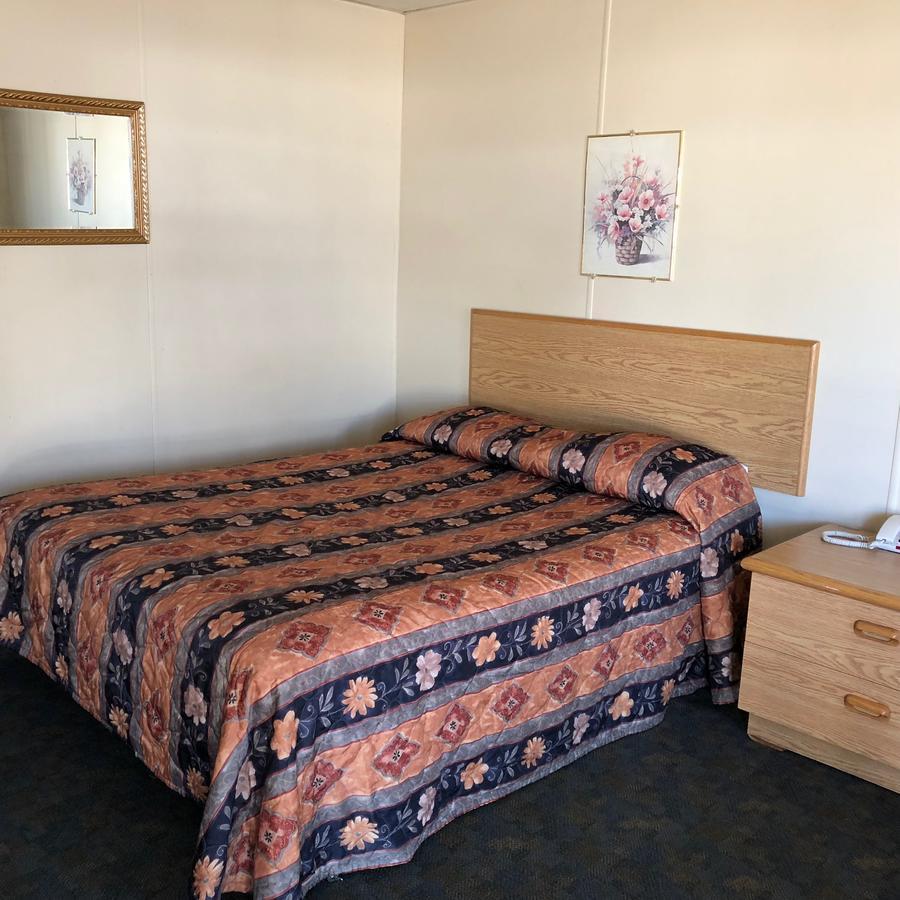 Bluebird Motel Innisfail Zewnętrze zdjęcie