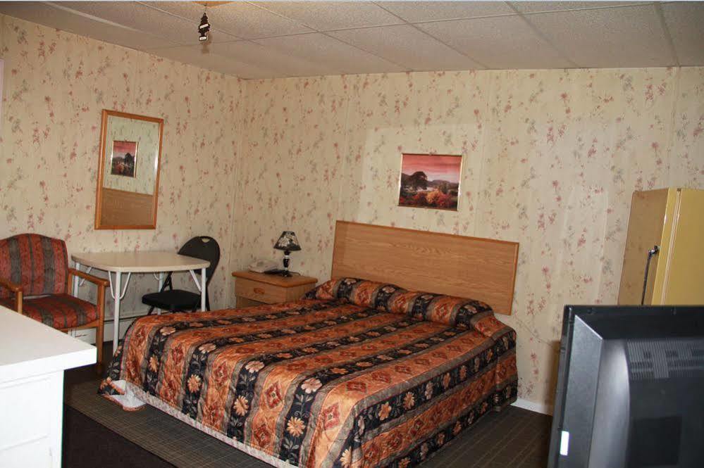 Bluebird Motel Innisfail Zewnętrze zdjęcie
